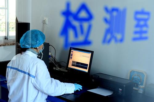 杭州甲醛檢測找專業(yè)的機(jī)構(gòu)還是自己買自測盒？